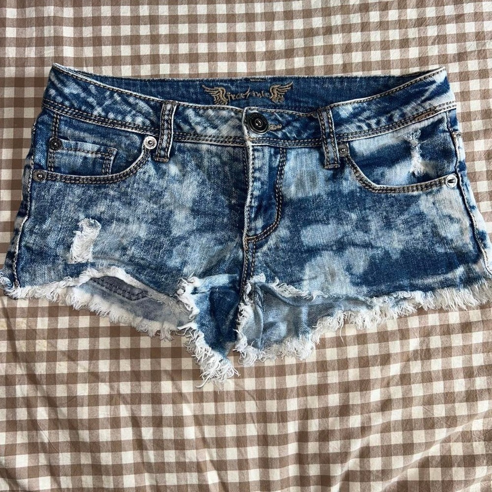 Y2K freestyle low rise mini shorts. Size 3
